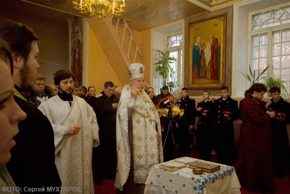 Стоять, как на последнем рубеже